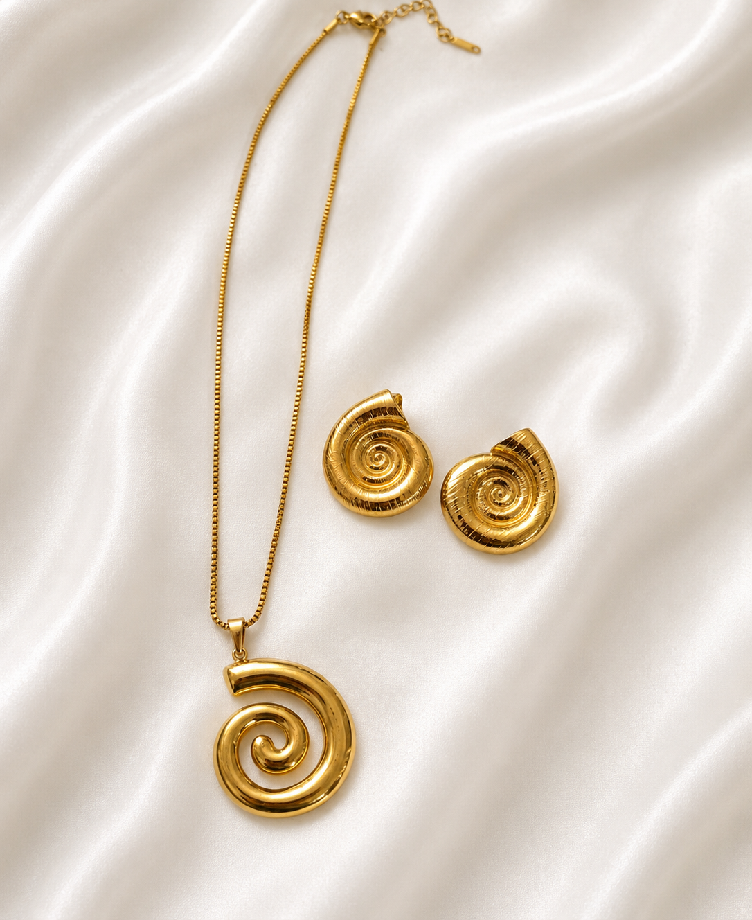 Avelisse Necklace