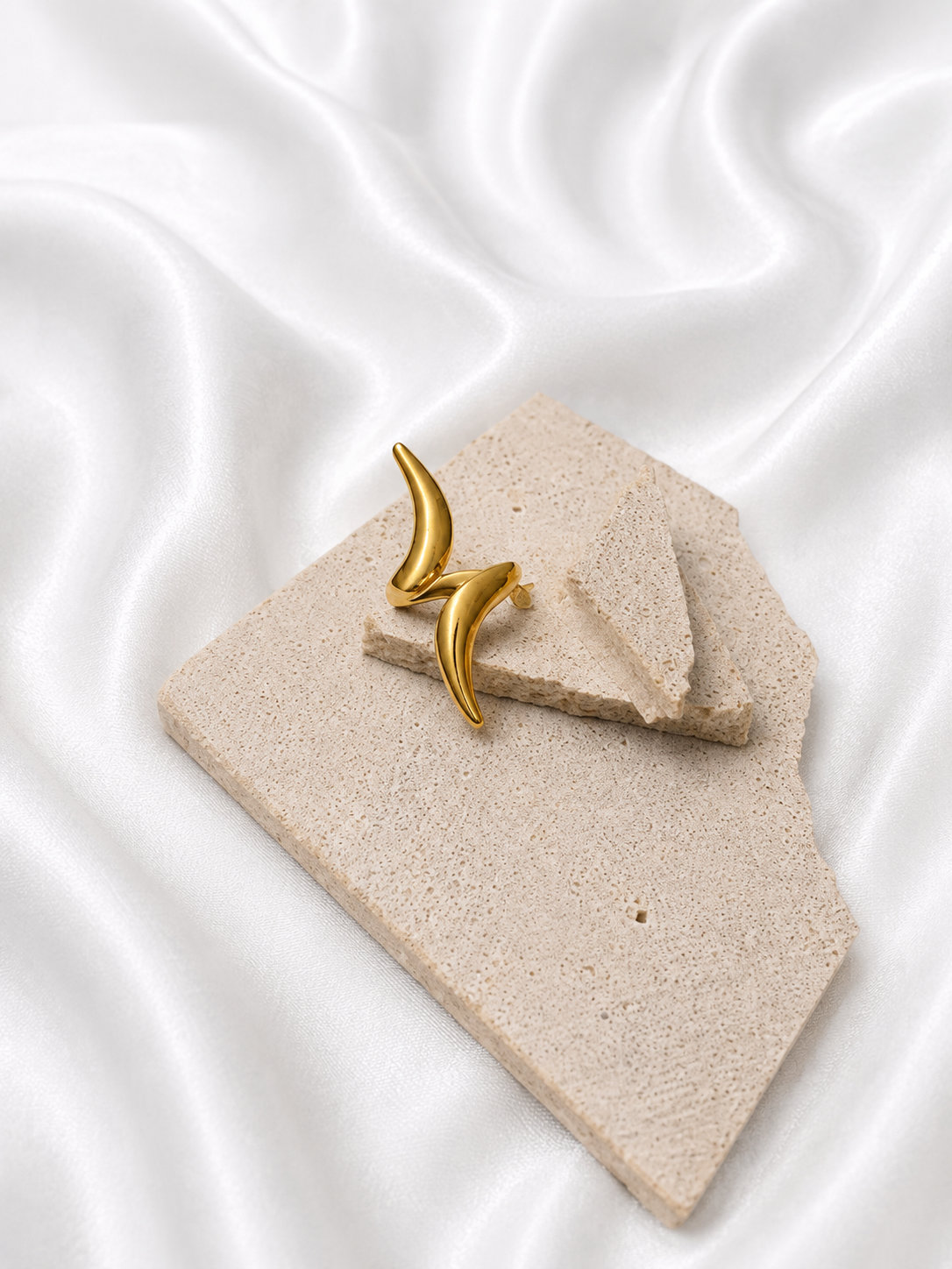 Kynthia Ring