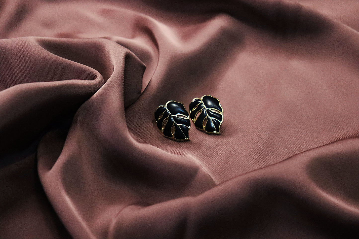 Iris Black Earrings