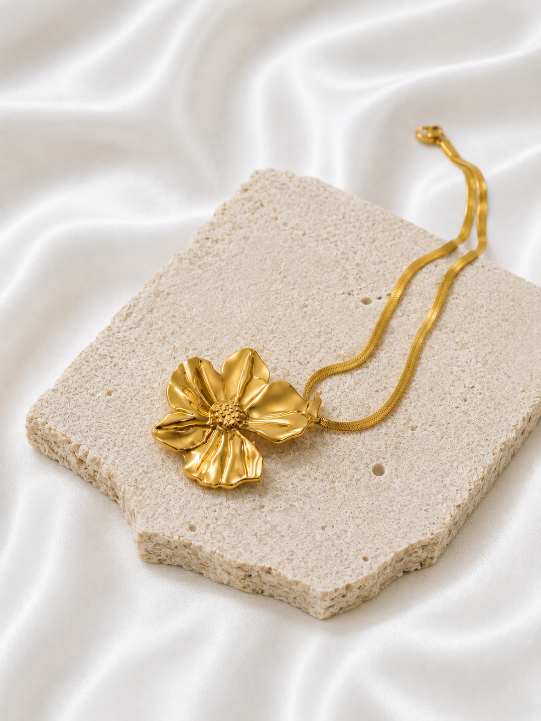 Antheia Necklace
