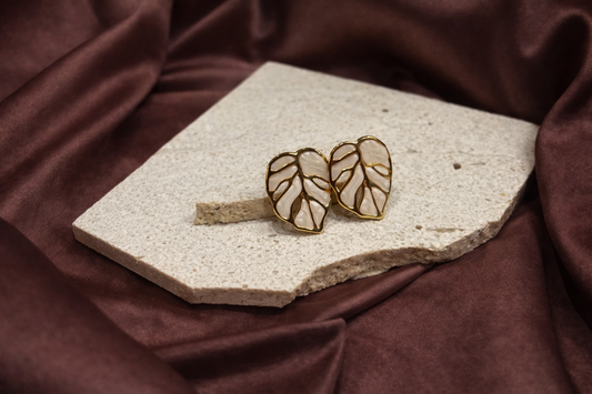 Iris Beige Earrings