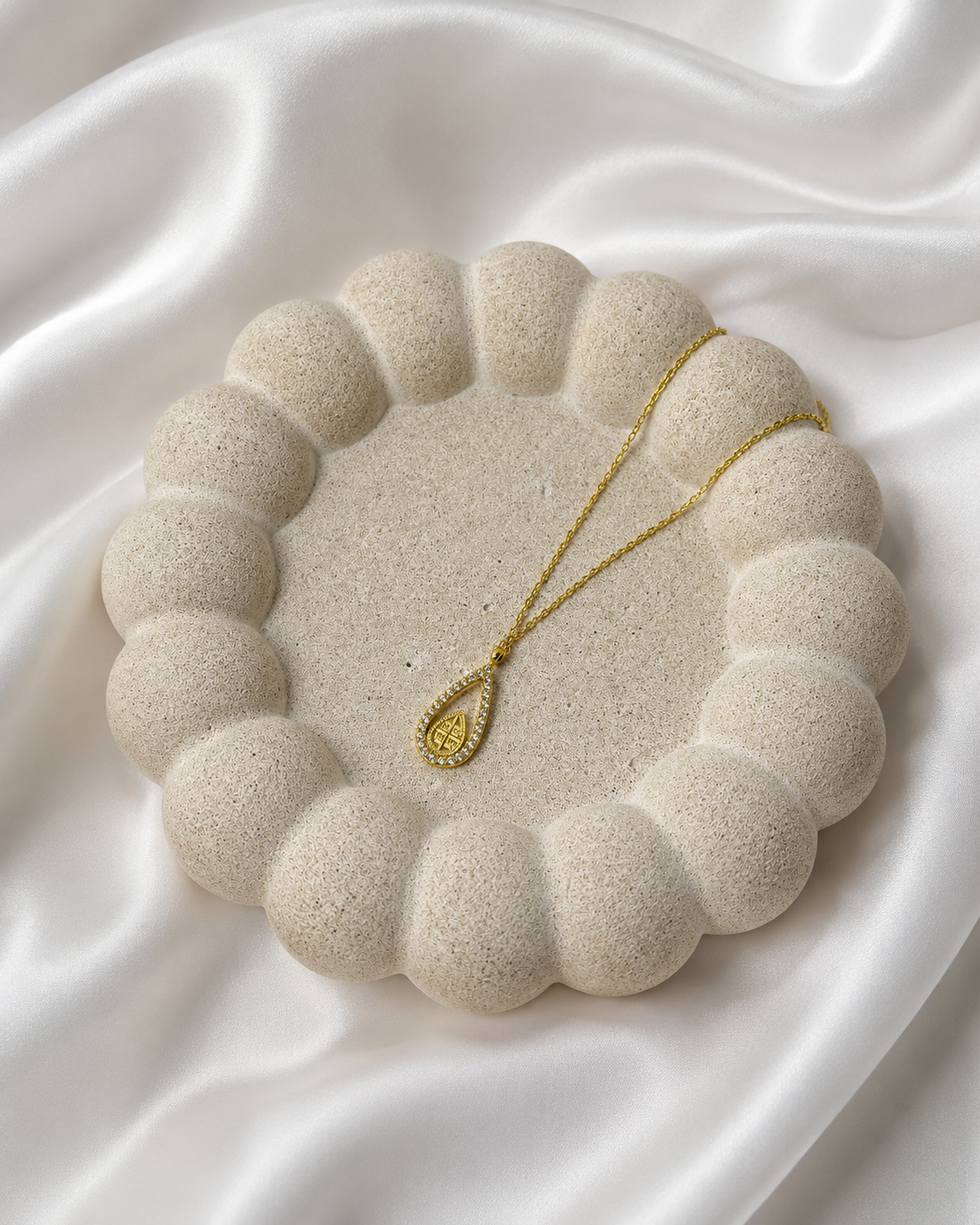 Lacrima Necklace