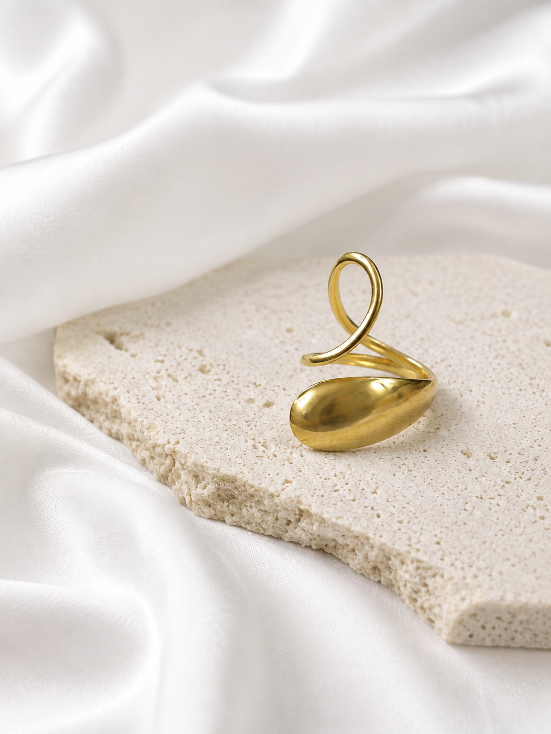 Iaso Gold Ring