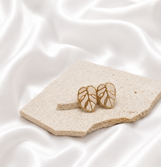 Iris Beige Earrings
