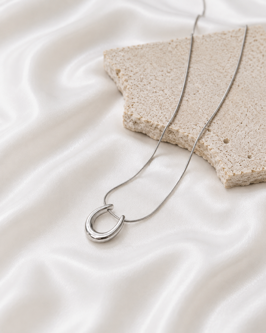 Aglionē Necklace
