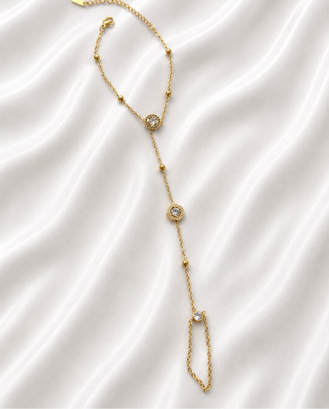 Evamare White Handchain