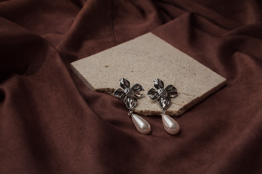 Pearl Touch Earrings
