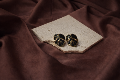 Iris Black Earrings